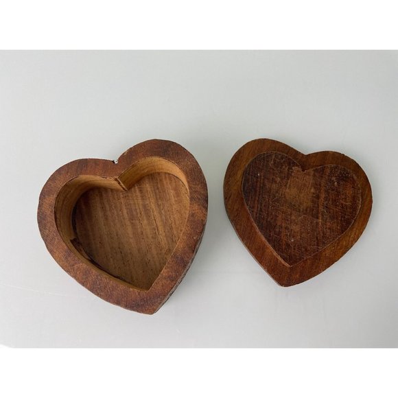 Vintage 1979 Wooden Carved Heart Shaped Trinket Box, Jewelry, Home Decor - Picture 6 of 10